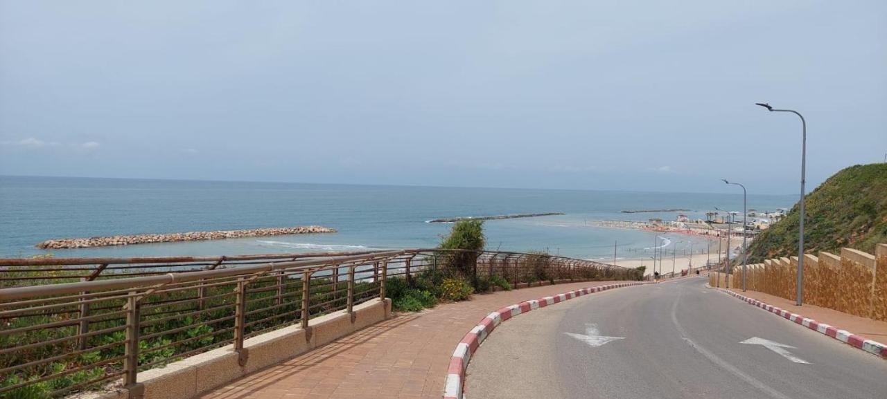 הנביאים 1 נתניה Naveim Apartment ภายนอก รูปภาพ